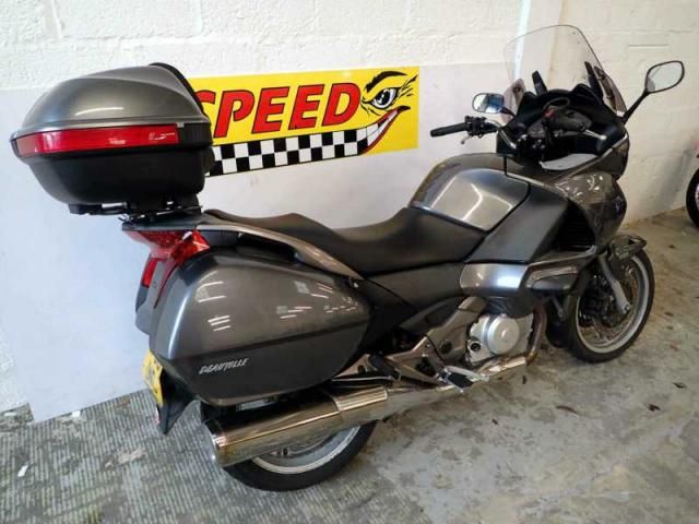 2006 HONDA NT 700 VA image 4
