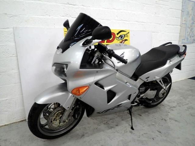 2001 HONDA VFR 800 F image 6