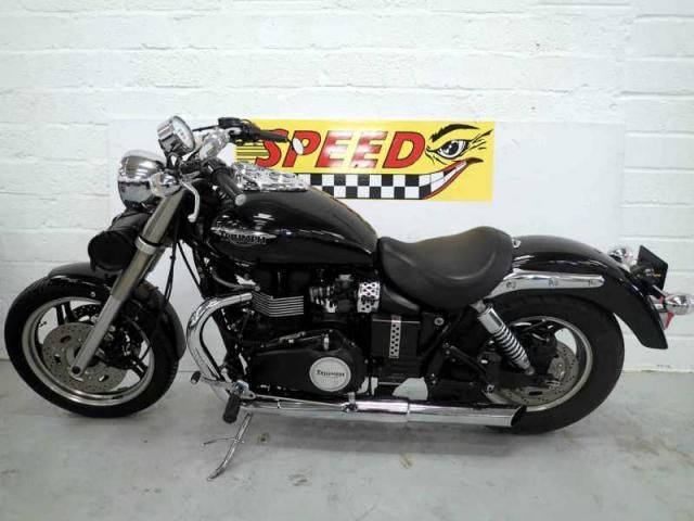 2009 Triumph Speedmaster image 2