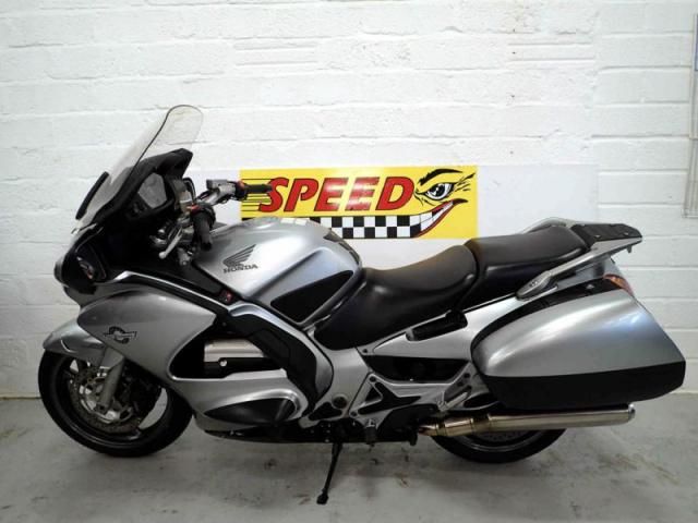 2004 HONDA ST 1300 image 2