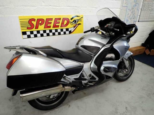 2004 HONDA ST 1300 image 4