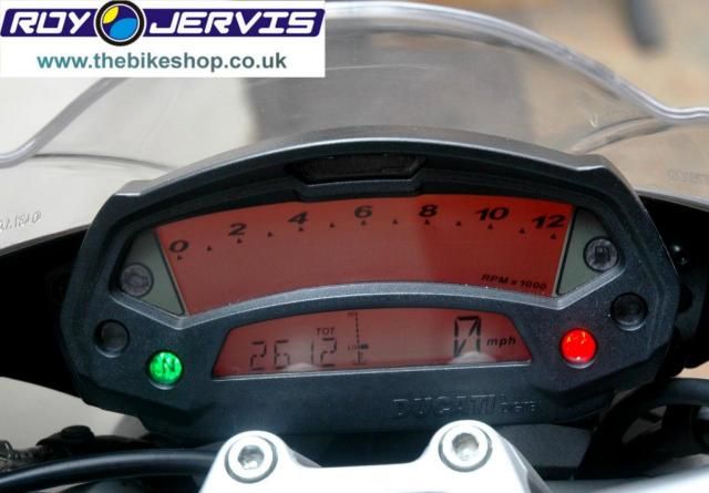 2012 DUCATI MONSTER M696 PLUS image 10