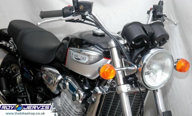 2000 Triumph Adventurer 900 image 3