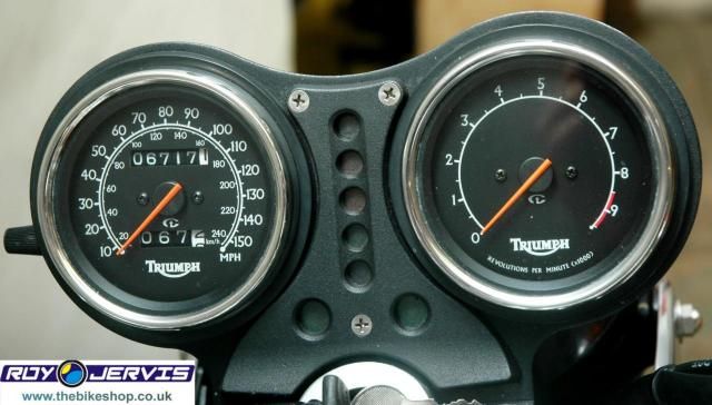 2000 Triumph Adventurer 900 image 10