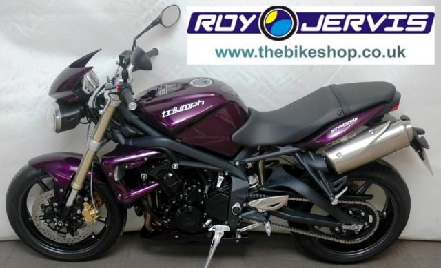 2012 Triumph Street Triple 675 image 2