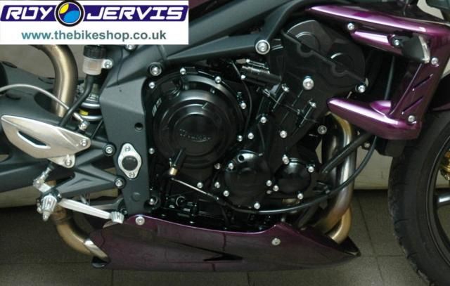2012 Triumph Street Triple 675 image 7