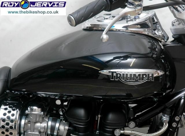 2012 Triumph America Bonneville 865 image 6