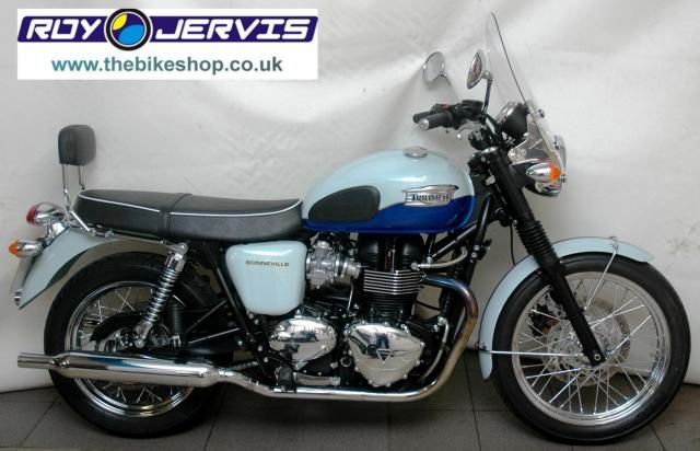 2010 Triumph Bonneville T100 865 image 1