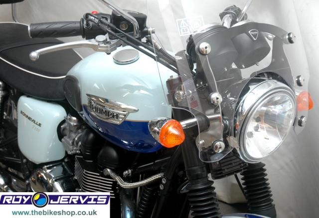 2010 Triumph Bonneville T100 865 image 3