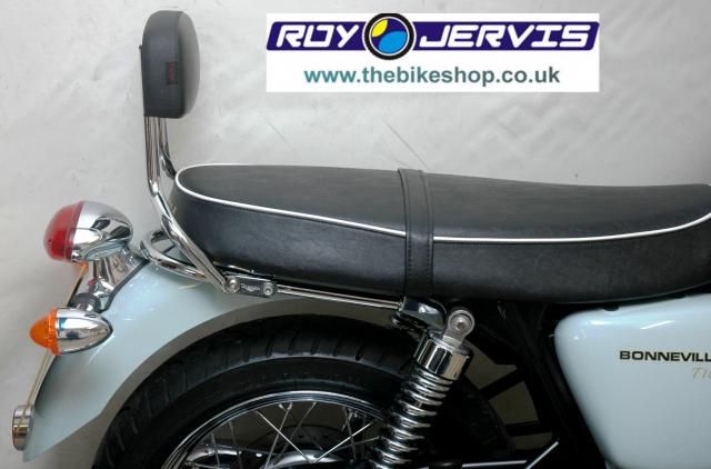 2010 Triumph Bonneville T100 865 image 8