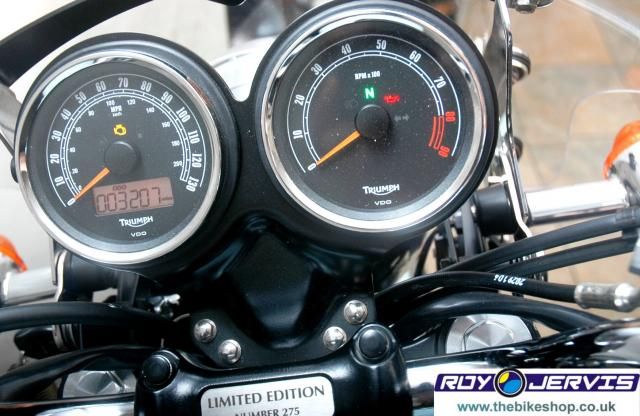 2010 Triumph Bonneville T100 865 image 10