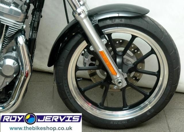 2014 Harley-Davidson XL 883 L Superlow 12 image 5