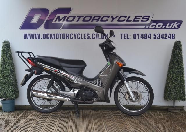 2011 Honda ANF 125-A image 3