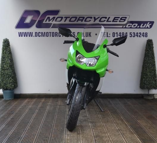 2010 Kawasaki EX 250 K9FA Ninja image 3