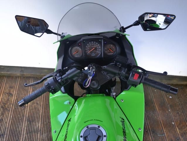 2010 Kawasaki EX 250 K9FA Ninja image 5