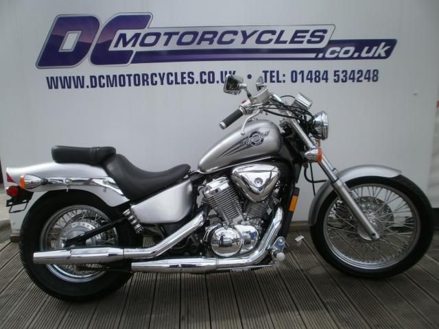 2006 Honda VT 600 image 1