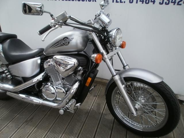 2006 Honda VT 600 image 3