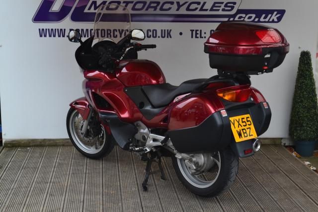 2005 Honda NT 650 V-5 Deauville image 2