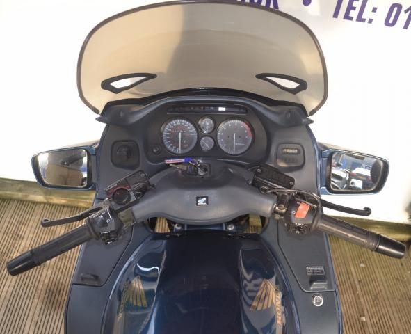 2002 Honda ST 1100 Pan Euro image 8