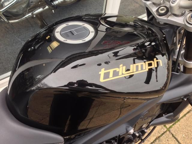 2011 Triumph Street Triple 675 R image 8
