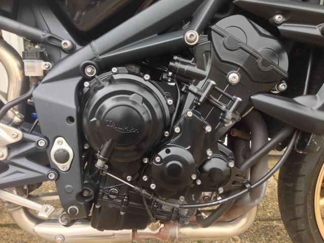 2011 Triumph Street Triple 675 R image 9