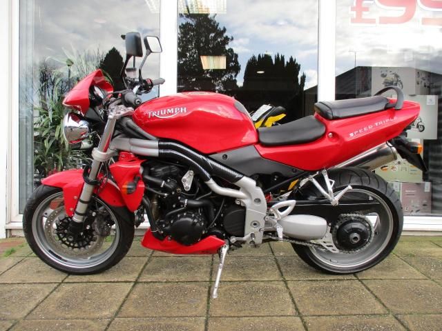 2004 Triumph Speed Triple 955 image 2