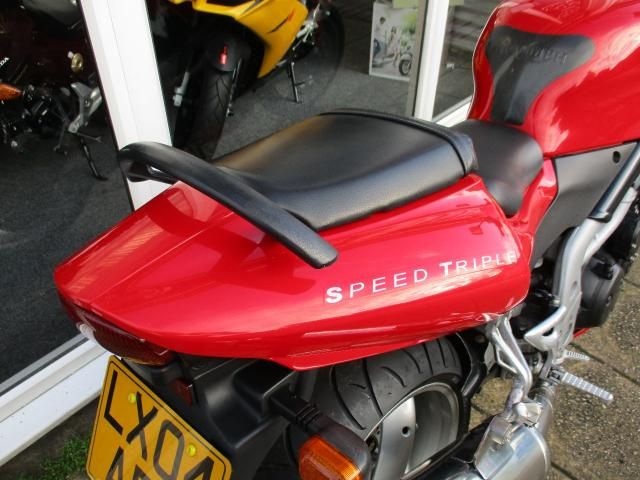 2004 Triumph Speed Triple 955 image 10