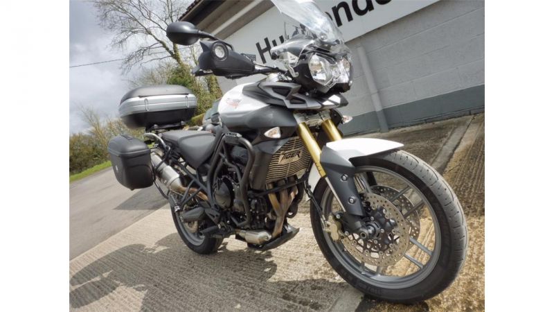 2014 Triumph Tiger 800 image 2