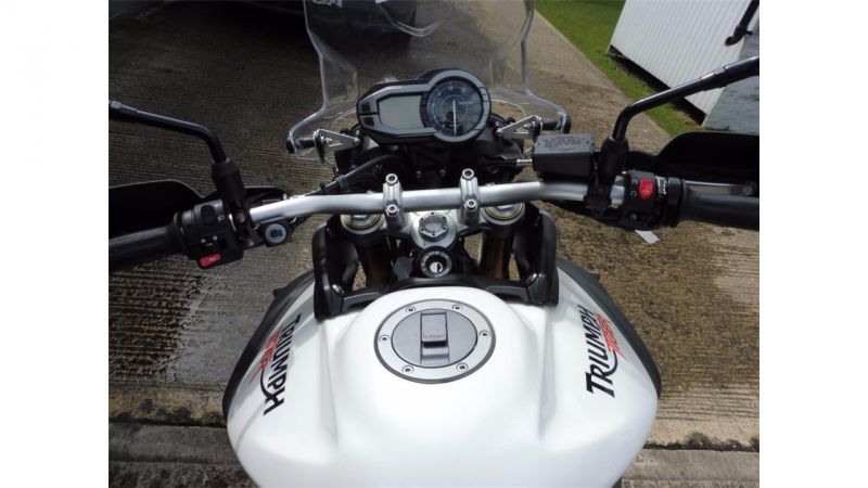 2014 Triumph Tiger 800 image 8