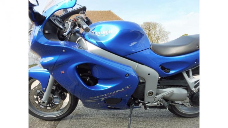 2003 Triumph Sprint 955 image 4