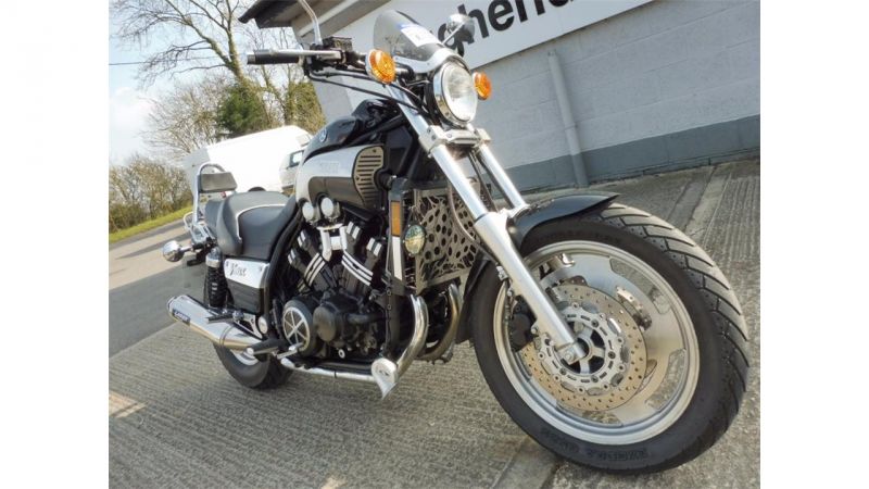 1999 Yamaha V-Max 1200 image 2