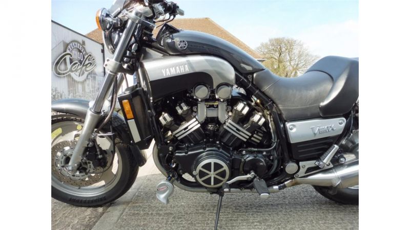 1999 Yamaha V-Max 1200 image 4
