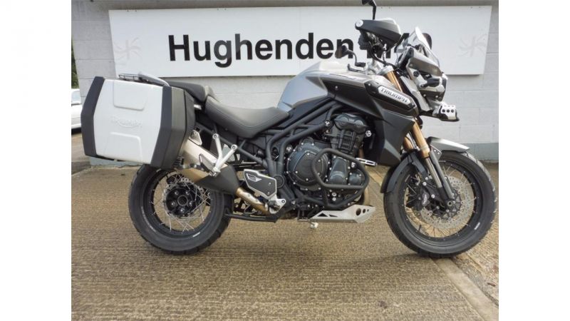 2014 Triumph Explorer 1200 Adventure image 1