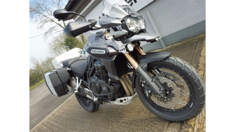 2014 Triumph Explorer 1200 Adventure image 2