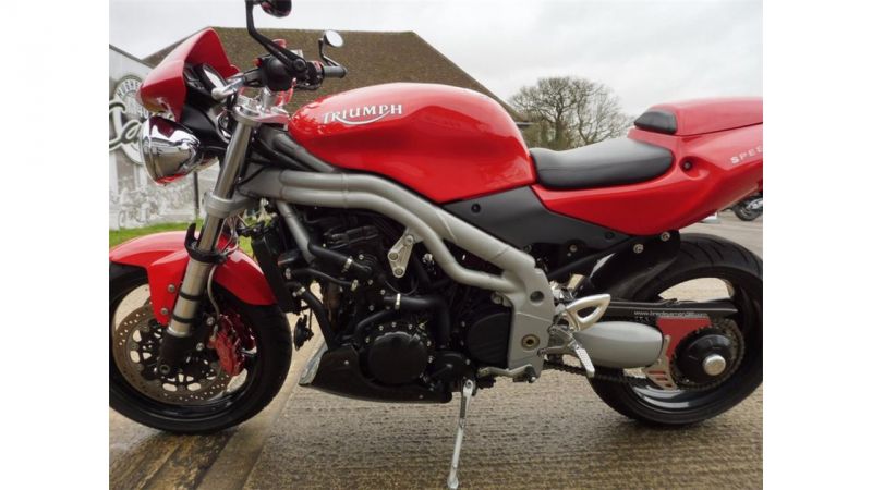 2005 Triumph Speed Triple 950 image 4