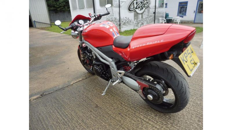 2005 Triumph Speed Triple 950 image 5