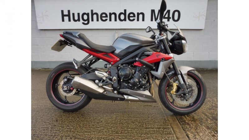 2014 Triumph Street Triple 675 R image 1