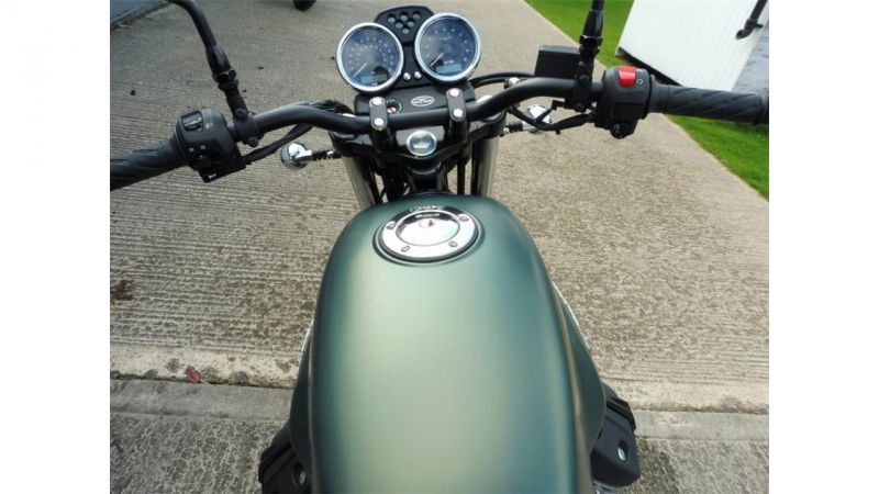 2014 Moto Guzzi V7 image 8