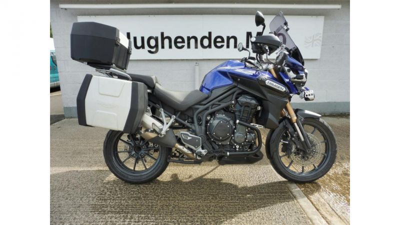 2014 Triumph Explorer 1200 Adventure image 1