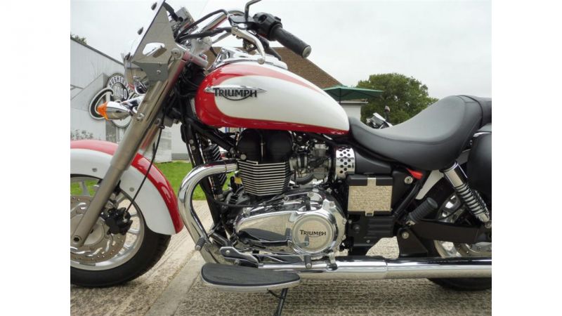 2015 Triumph America 865 image 4