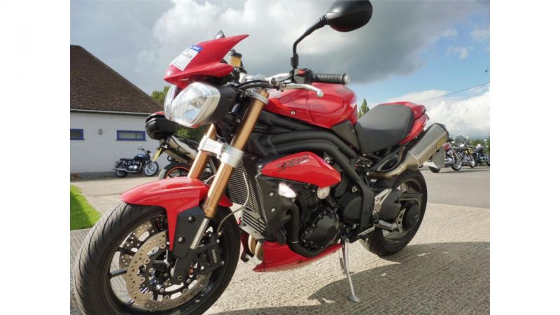 2013 Triumph Speed Triple 1050 image 3