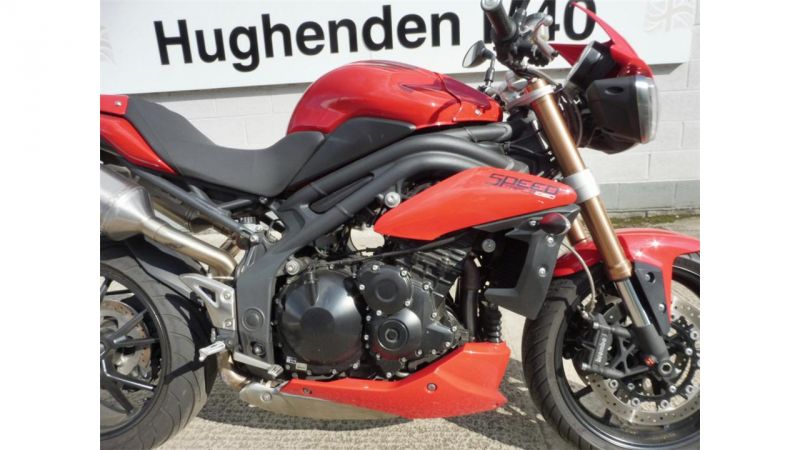 2013 Triumph Speed Triple 1050 image 7