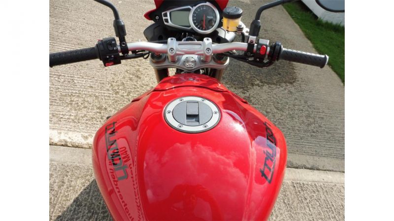 2013 Triumph Speed Triple 1050 image 8