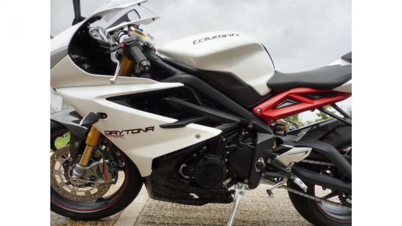 2014 Triumph Daytona 675 image 4