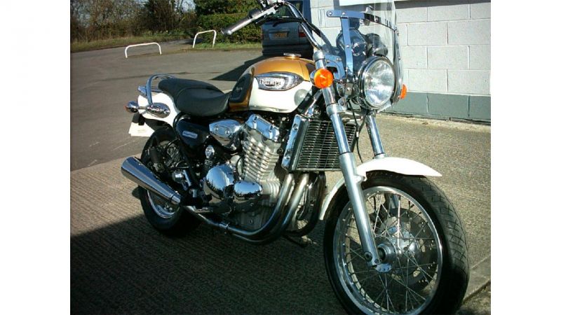 1997 Triumph Adventurer 900 image 2