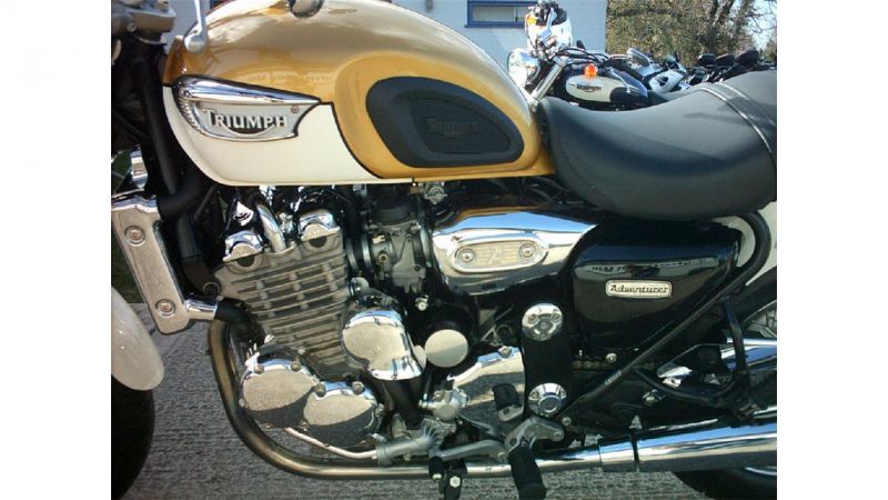 1997 Triumph Adventurer 900 image 4