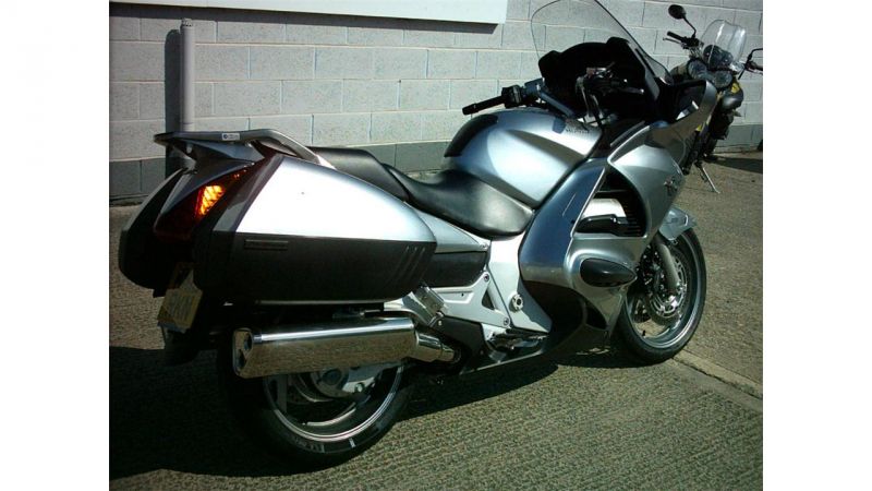 2013 Honda ST1300 Pan European image 6