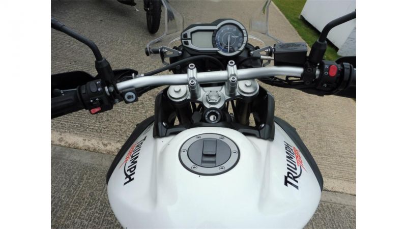 2014 Triumph Tiger 800 XC image 8