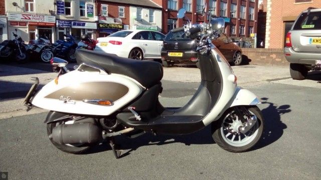 2005 Aprilia Mojito 125 image 1