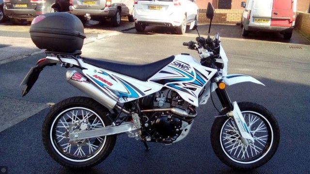 2015 Sinnis Apache 125 image 1